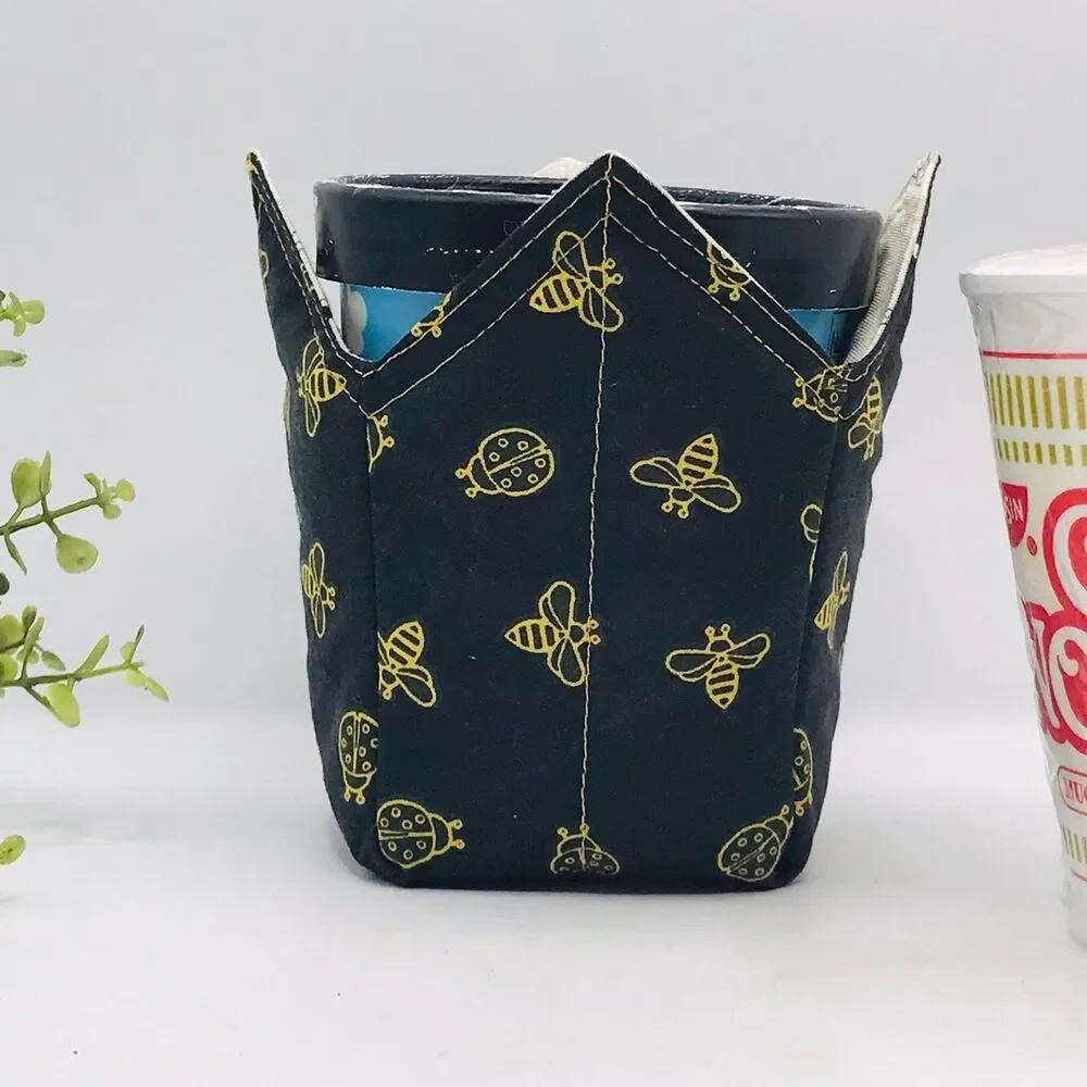 Microwave Pint Size Cozy, Reversible, For Noodles, Ice Cream Gold Bees on Black
